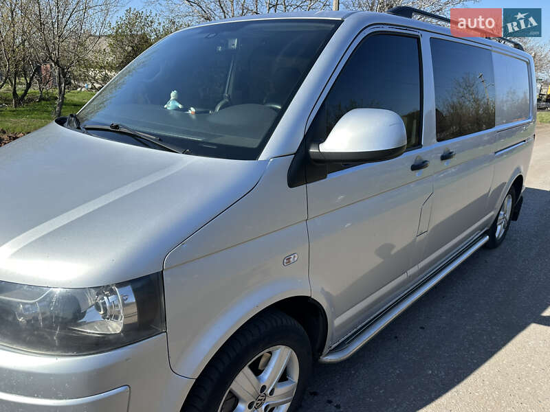 Грузовой фургон Volkswagen Transporter 2010 в Немирове