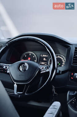 Минивэн Volkswagen Transporter 2017 в 
