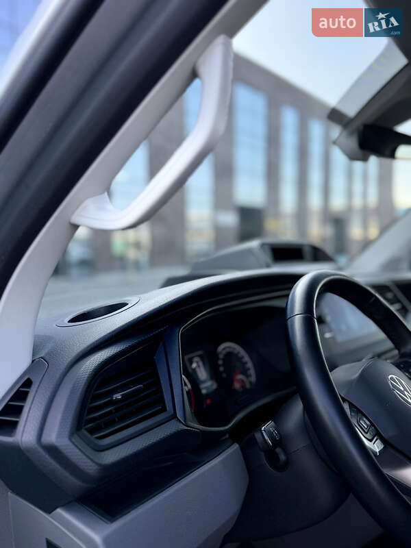 Грузовой фургон Volkswagen Transporter 2021 в Черновцах