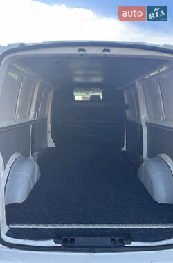 Грузовой фургон Volkswagen Transporter 2012 в 