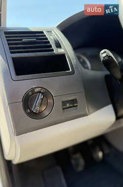 Грузовой фургон Volkswagen Transporter 2012 в 