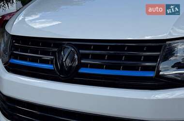 Минивэн Volkswagen Transporter 2015 в 
