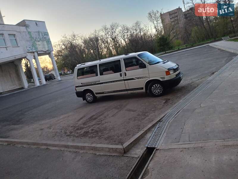 Минивэн Volkswagen Transporter 1999 в Новояворовске