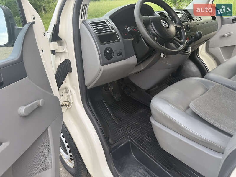 Минивэн Volkswagen Transporter 2008 в Ладыжине