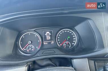 Минивэн Volkswagen Transporter 2020 в 