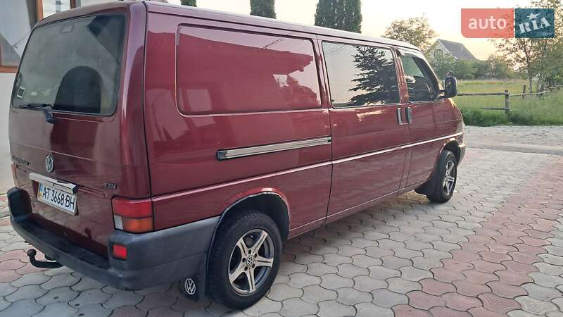Минивэн Volkswagen Transporter 2000 в Надворной