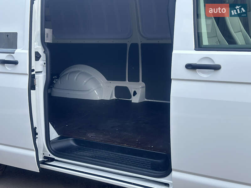 Грузовой фургон Volkswagen Transporter 2020 в Дубно