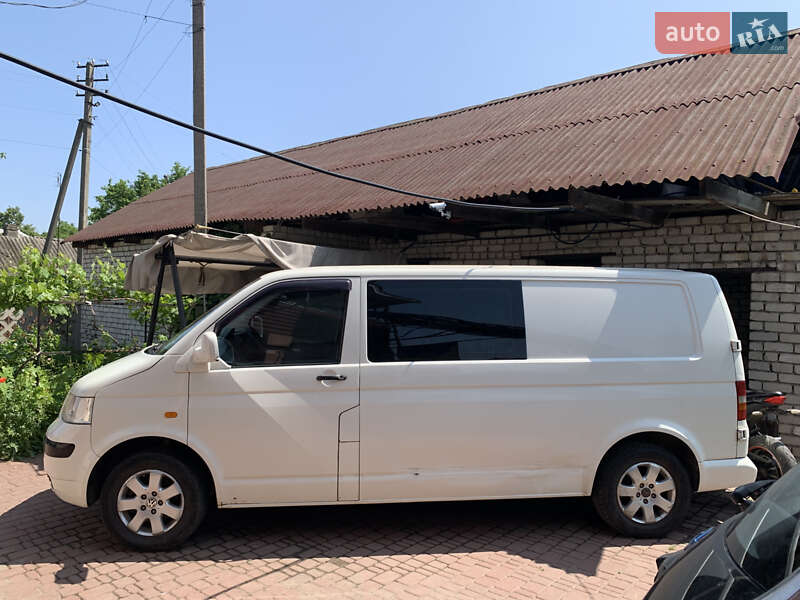 Минивэн Volkswagen Transporter 2005 в Помошной