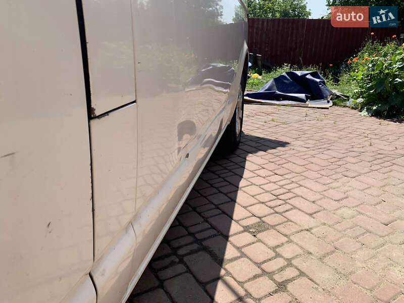 Минивэн Volkswagen Transporter 2005 в Помошной