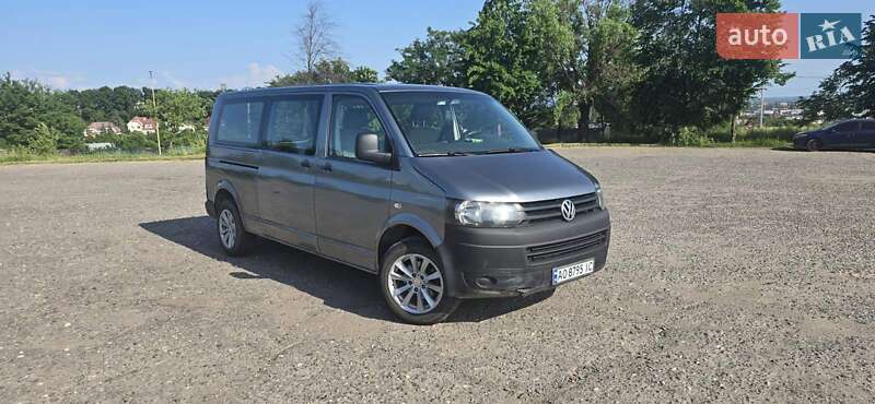 Грузовой фургон Volkswagen Transporter 2012 в Ужгороде