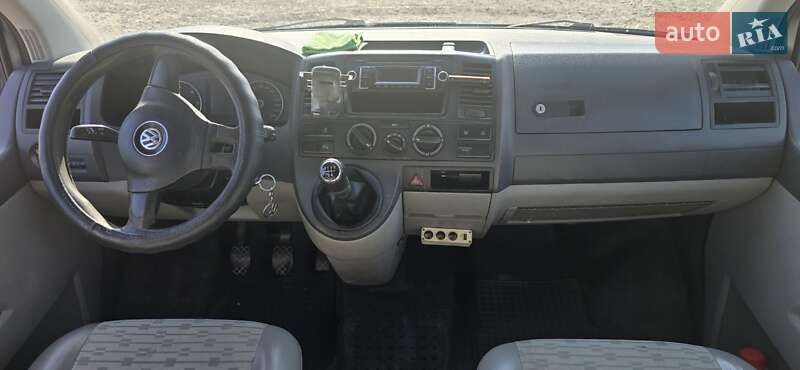 Грузовой фургон Volkswagen Transporter 2012 в Ужгороде