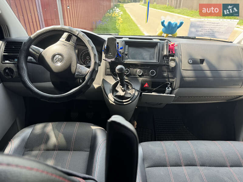 Минивэн Volkswagen Transporter 2015 в Дударкове