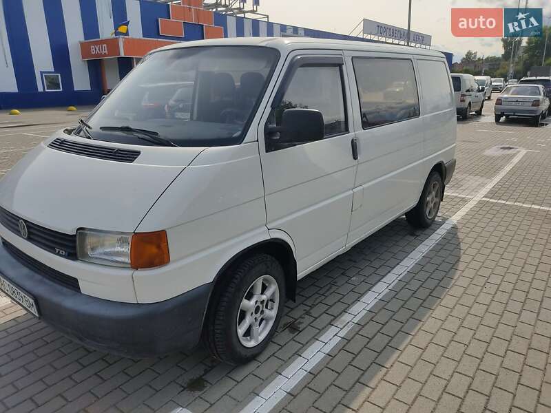 Минивэн Volkswagen Transporter 2000 в 