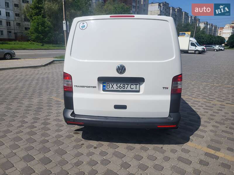 Грузопассажирский фургон Volkswagen Transporter 2015 в Хмельницком