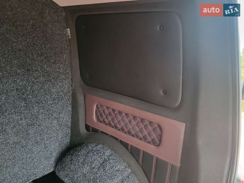 Грузопассажирский фургон Volkswagen Transporter 2015 в Хмельницком