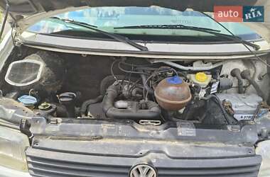 Мінівен Volkswagen Transporter 2001 в 