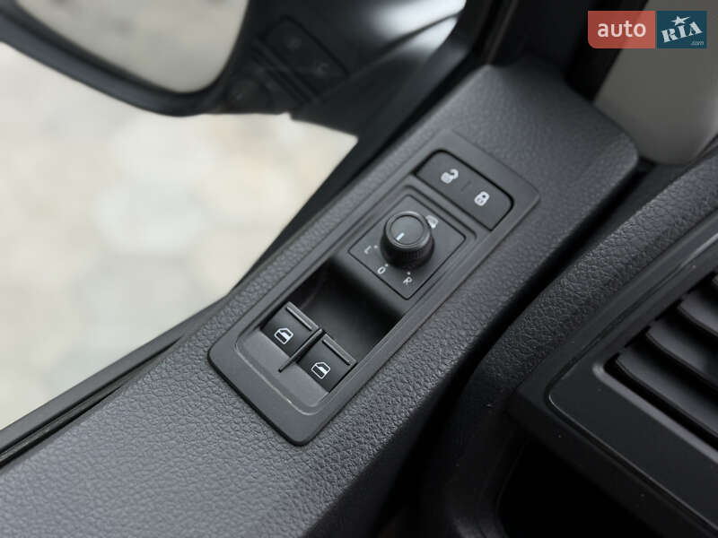 Минивэн Volkswagen Transporter 2018 в Одессе