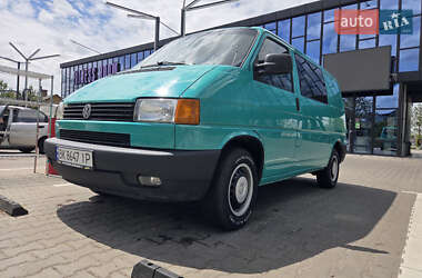 Грузопассажирский фургон Volkswagen Transporter 2000 в 