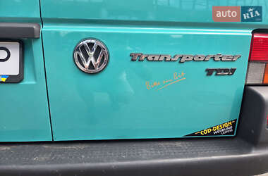 Грузопассажирский фургон Volkswagen Transporter 2000 в 