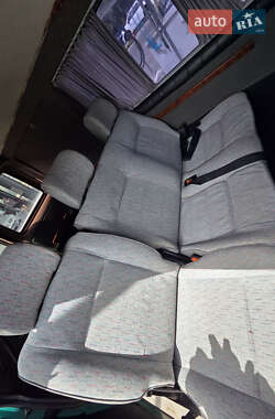 Грузопассажирский фургон Volkswagen Transporter 2000 в 