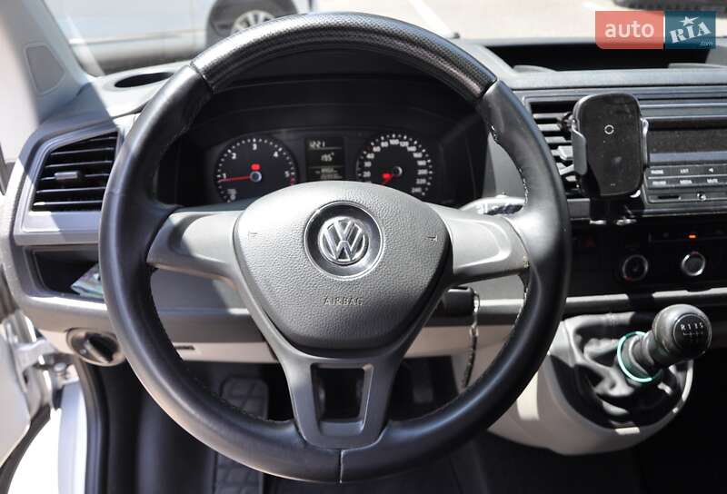 Грузовой фургон Volkswagen Transporter 2015 в Одессе