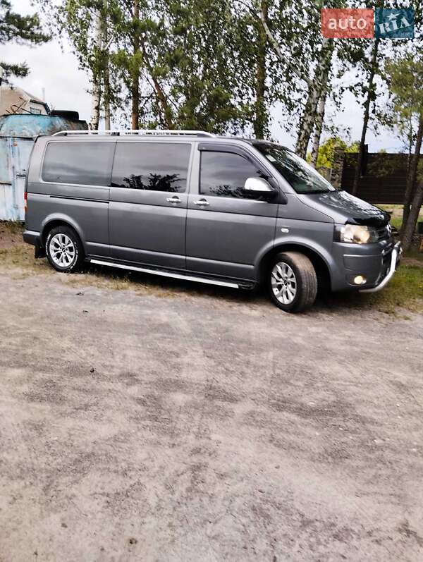 Минивэн Volkswagen Transporter 2014 в Коростене