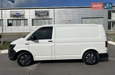 Минивэн Volkswagen Transporter 2017 в 