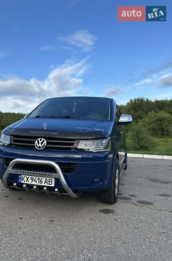 Минивэн Volkswagen Transporter 2011 в 