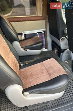 Минивэн Volkswagen Transporter 2011 в 