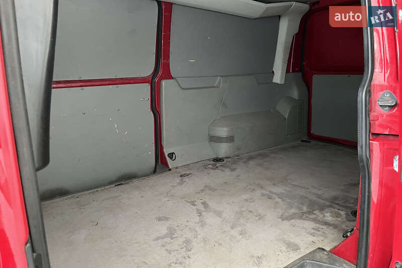 Грузовой фургон Volkswagen Transporter 2013 в Шептицькому