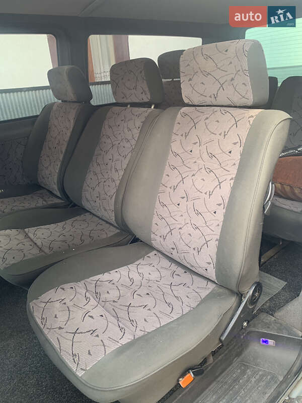 Минивэн Volkswagen Transporter 2006 в Черновцах