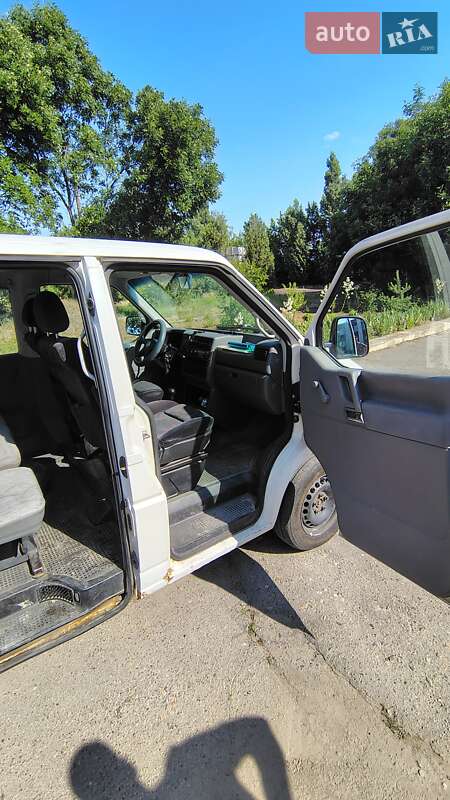 Микроавтобус Volkswagen Transporter 2002 в Николаеве