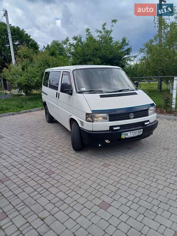 Минивэн Volkswagen Transporter 2000 в 