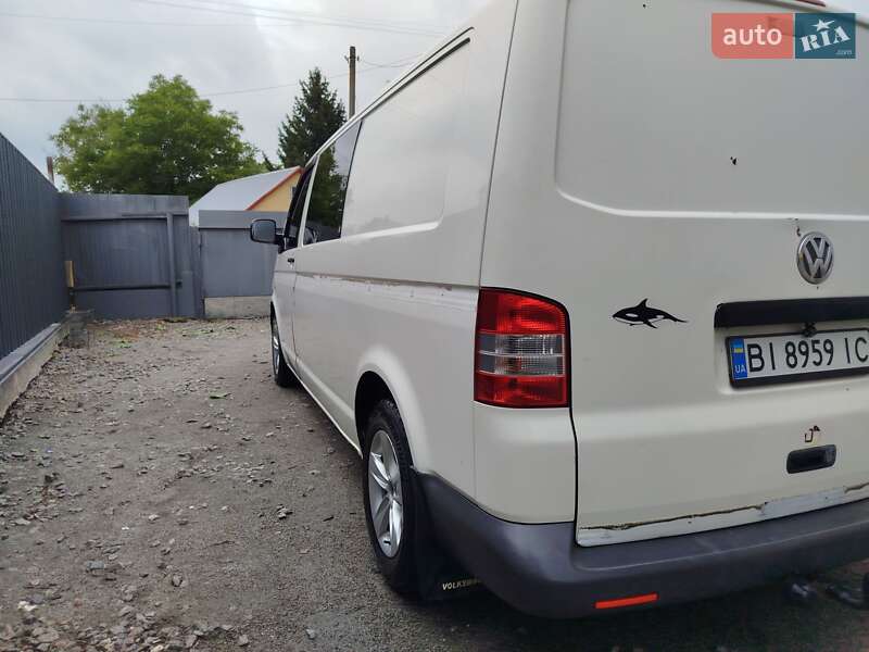 Грузовой фургон Volkswagen Transporter 2003 в Полтаве