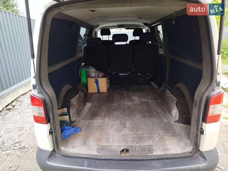 Грузовой фургон Volkswagen Transporter 2003 в Полтаве
