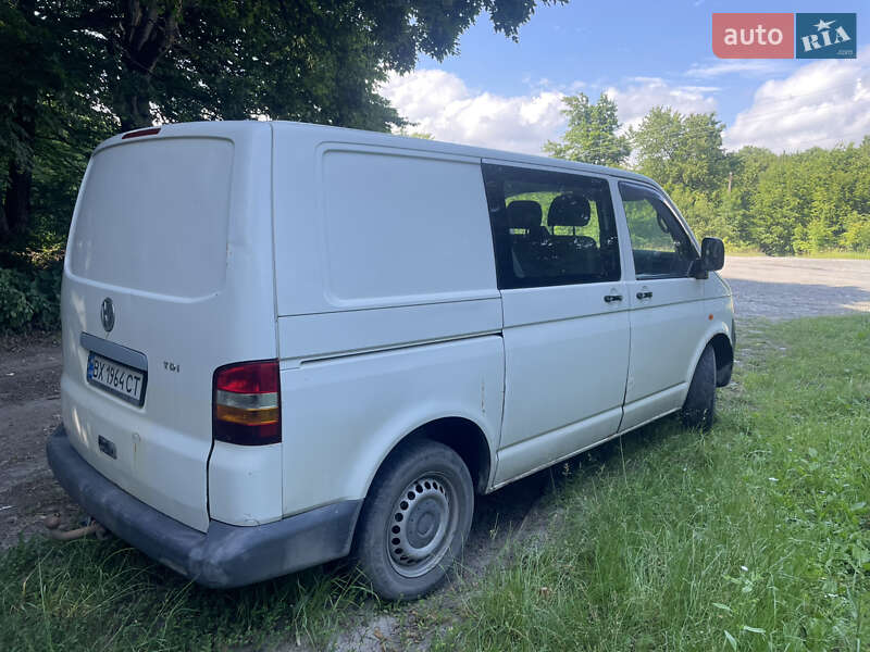 Грузопассажирский фургон Volkswagen Transporter 2004 в Хмельницком