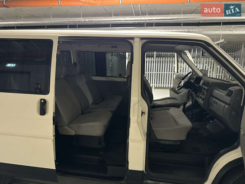 Минивэн Volkswagen Transporter 2000 в Львове