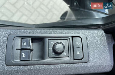 Грузовой фургон Volkswagen Transporter 2016 в 