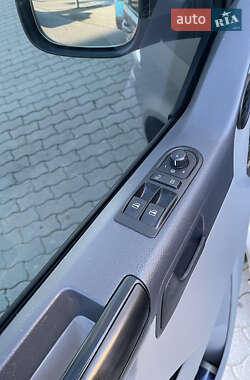 Минивэн Volkswagen Transporter 2012 в 