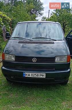 Минивэн Volkswagen Transporter 2000 в Казатине