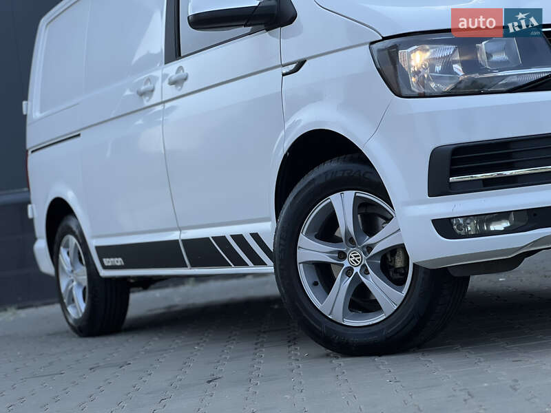 Грузовой фургон Volkswagen Transporter 2017 в Киеве