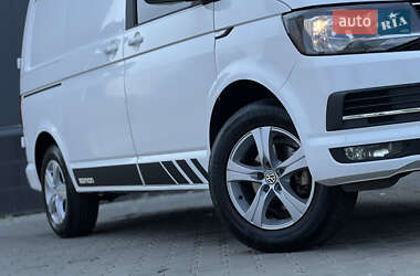 Грузовой фургон Volkswagen Transporter 2017 в 