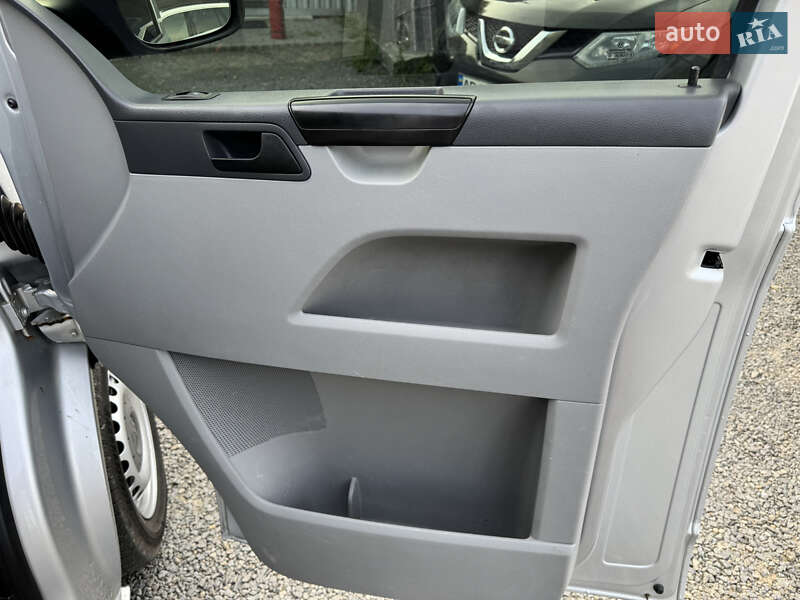 Вантажопасажирський фургон Volkswagen Transporter 2011 в Хмельницькому