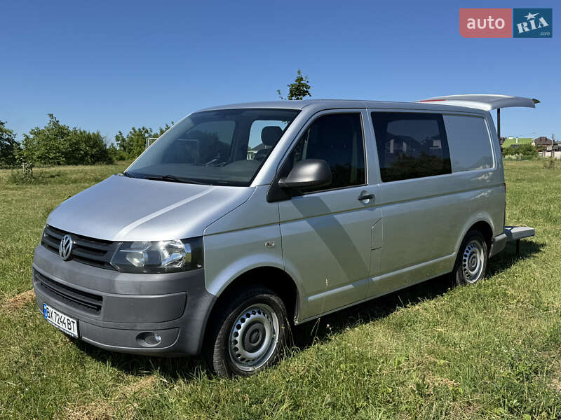 Вантажопасажирський фургон Volkswagen Transporter 2011 в Хмельницькому