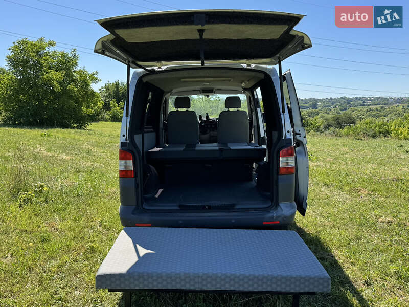 Вантажопасажирський фургон Volkswagen Transporter 2011 в Хмельницькому