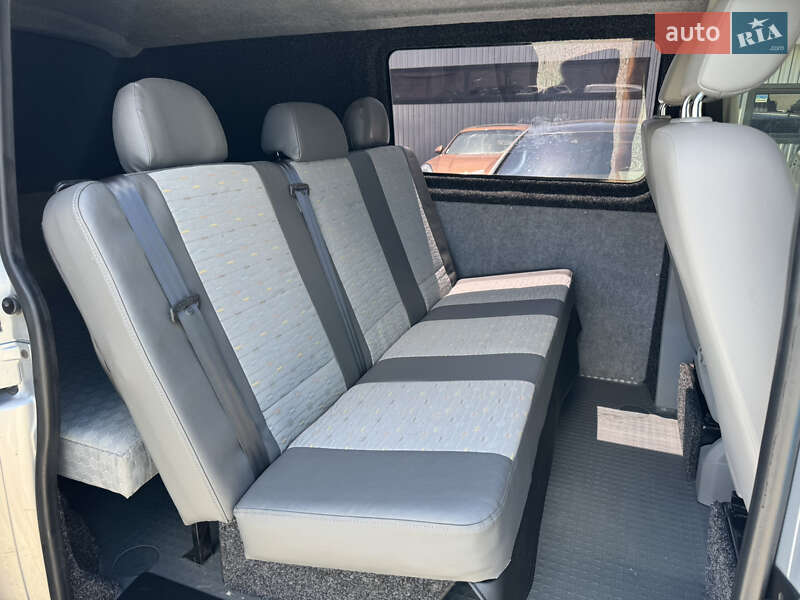 Вантажопасажирський фургон Volkswagen Transporter 2011 в Хмельницькому