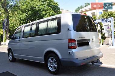 Минивэн Volkswagen Transporter 2010 в 