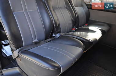 Минивэн Volkswagen Transporter 2010 в 
