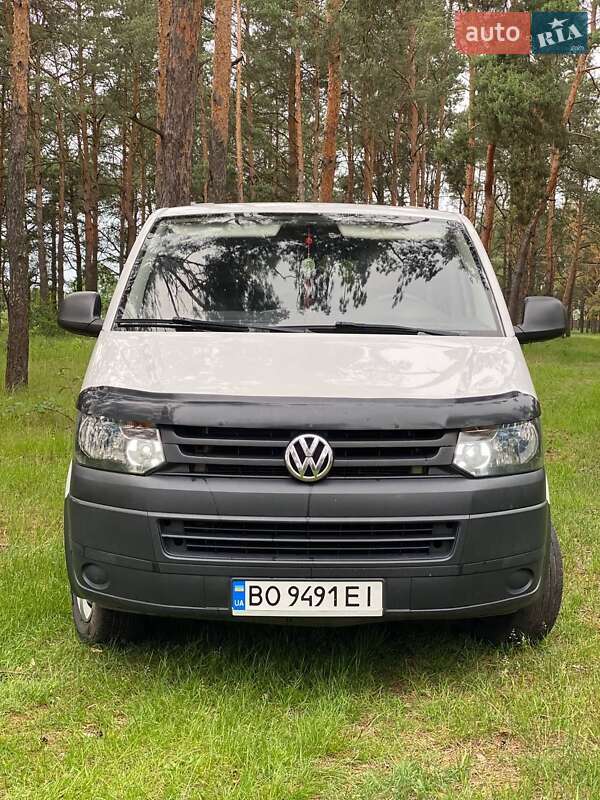 Минивэн Volkswagen Transporter 2015 в Седлище