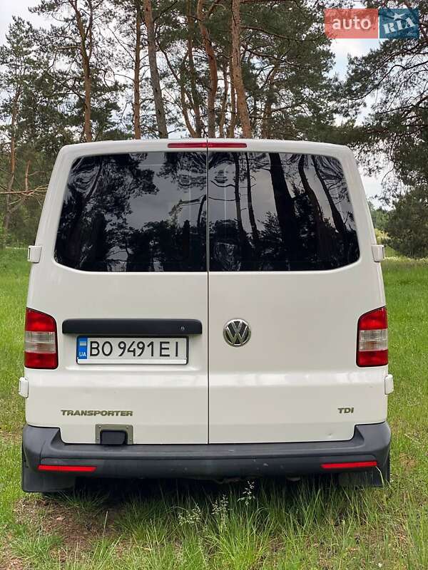 Минивэн Volkswagen Transporter 2015 в Седлище